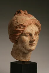 Tête de femme, période hellénistique, 3e-1er siècle av. J.-C.