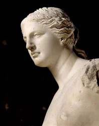Vénus de Milo, détail de la tête, période hellénistique, c.100 av. J.-C.