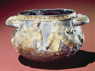Coupe à boire représentant des soldats scythes