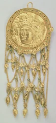 Pendentif avec la tête d