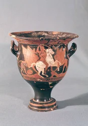 Cratère à figures rouges représentant des amazones et des griffons