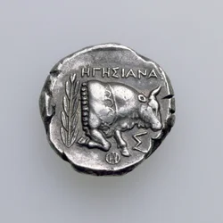Tétradrachme de Samos, Ionie, représentant un taureau, vers 390 av. J.-C. (revers) (argent)