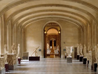 Vue de la salle Daru du musée du Louvre : pièces d