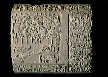 ART GREC : Guerre de Troie. Tabula Iliaca avec des reliefs du cycle troyen, accompagné...