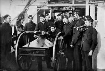Exercice de repousser les abordages, École de tir de Sheerness, Kent, 1896