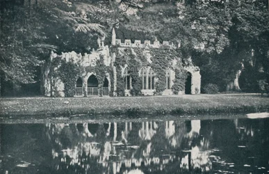 Les Ruines à Frogmore, vers 1899