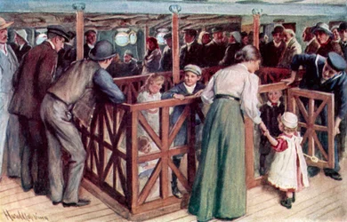 Le bac à sable des enfants entre les ponts sur le SS Empress of Britain