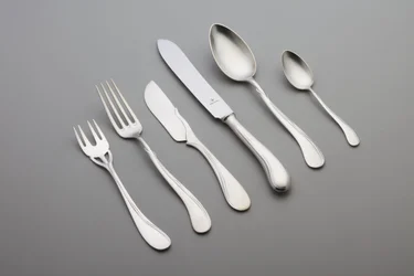 Six pièces de couverts "Tulipan": 1 couteau de table
