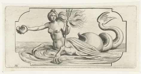 Figure féminine avec trident de Neptune