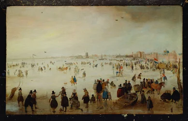 Patineurs, golfeurs, dames et messieurs élégants sur des eaux inondées gelées près de la Broederpoort à Kampen