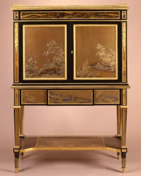Un secrétaire monté en bronze doré dans le style Louis XVI