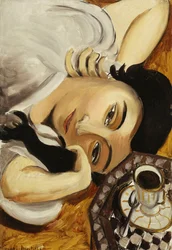 Lorette avec une tasse de café