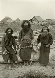 Happu Konno, Le Chasseur au Centre et Deux Pêcheurs Aïnous, 1910