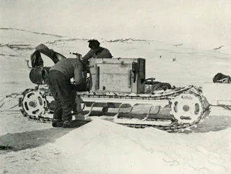 Un des traîneaux motorisés, 1911, 1913