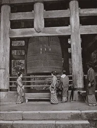 La Grande Cloche au Temple Chio-in