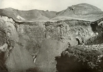Le Cratère Sacré du Fuji-San, 1910