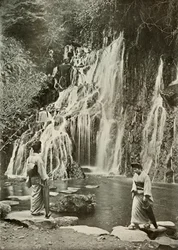 La cascade des bijoux tombants à Yumoto, 1910