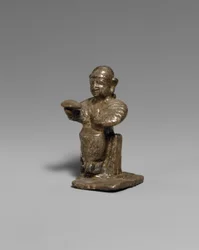Femme assise, c.14e-13e siècle av. J.-C. (argent)