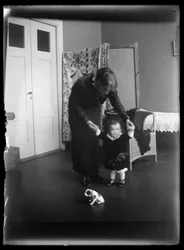Anni et Uhra Simberg dans leur maison-atelier à Siltasaarenkatu