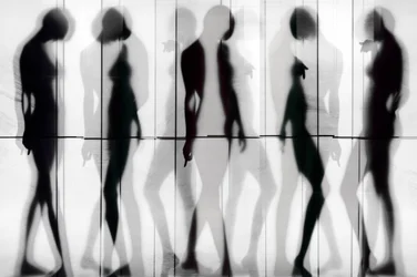 Silhouettes floues