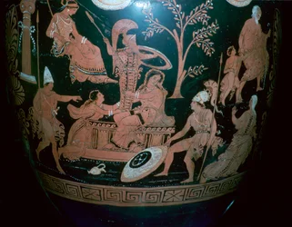 Cratère à volutes grec à figures rouges avec scène du sac de Troie, 4ème siècle av. J.-C.