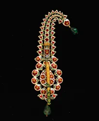 Un ancien jigha indien en diamant, rubis, émeraude et émail