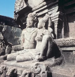 Figures sculptées de Shiva et Parvati, vers 800 après J.-C.