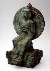 Bouddha assis européen, bronze, Java central, 9e siècle
