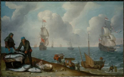 Pêcheurs avec prise sur la plage, navires de guerre dans une baie
