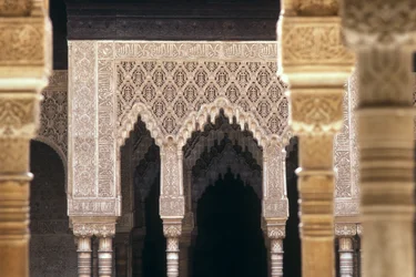 Détail des arcs dans la Cour des Lions