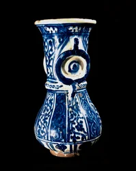 Art islamique des Mamelouks : céramique à fond bleu