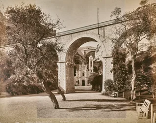 Album "Gênes et Pise": Chapelle Sainte Dévote à Monaco, vers 1880-90 (photo n/b)