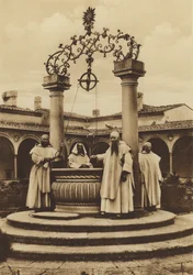 Florence : Dintorni di Firenze, Certosa, Il pozzo nel Chiostro Grande