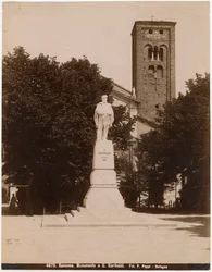Monument à Giuseppe Garibaldi sur la Piazza San Francesco, avec l