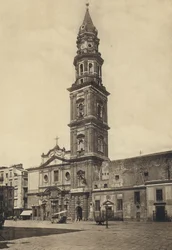 Naples : Église et place du Carmine (photo n/b)