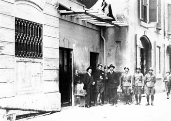Le premier siège du Parti fasciste à Milan à la Via Paolo da Cannobio. sd. années 1920