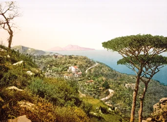 Vue du Vésuve à travers la baie de Naples