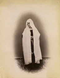 Femme portant des vêtements de veuve, Parre, Lombardie, Italie, photographie de Premiata Fotografia Taramelli, Bergame