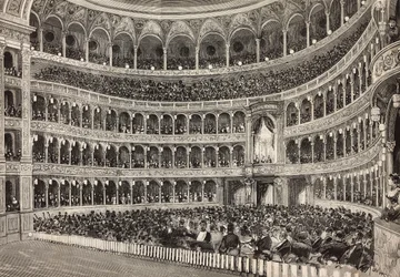 Soirée de gala au théâtre Costanzo en l