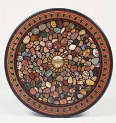 Plateau de table circulaire en marbre italien avec une micro mosaïque de la place Saint-Pierre, Rome
