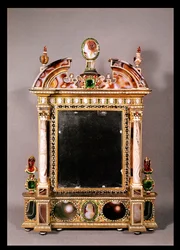 Miroir de Marie de Médicis (1573-1642) (cristal de roche, émail, sardonyx et agate)