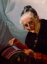 Portrait de dentellière. Une vieille femme souriante avec une paire de lorgnons devant son ouvrage. Peinture de l