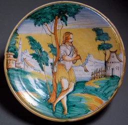 Art de la Renaissance : plat décoré d