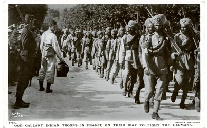 Nos vaillantes troupes indiennes en France en route pour combattre les Allemands