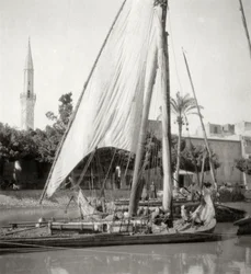 Sur le canal Mahmoudiyah, Alexandrie, Égypte