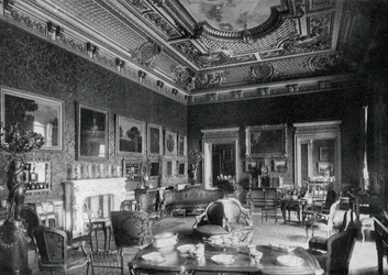 Le salon, Montagu House, 1908