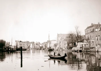Bateau sur le canal, Dordrecht, Pays-Bas, 1898