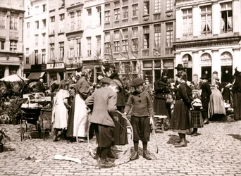 Garçons avec des cerceaux au marché, Rotterdam, 1898