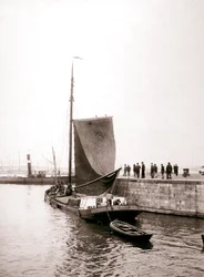 Bateau-canal, île de Marken, Pays-Bas