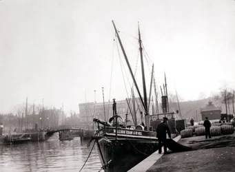 Bateaux sur le canal, Rotterdam, 1898